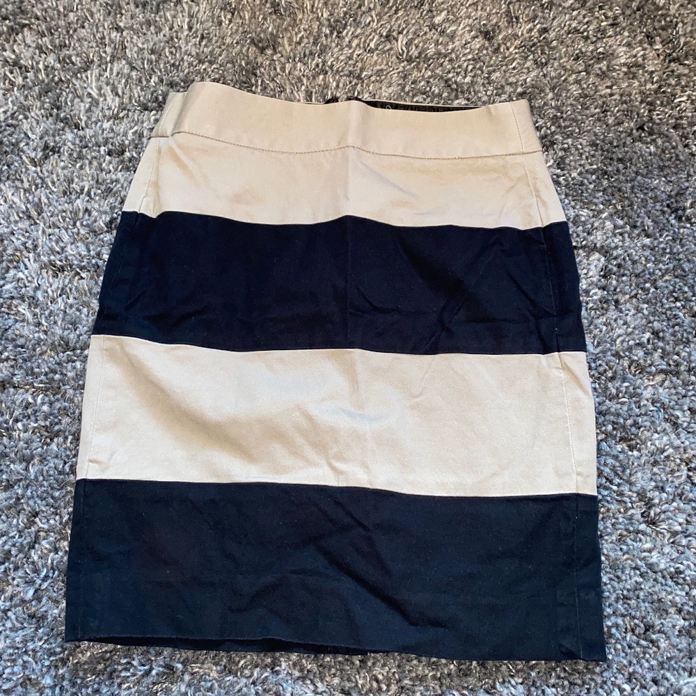 Tan/Black Color Block Khaki Skirt - Women's Size 2